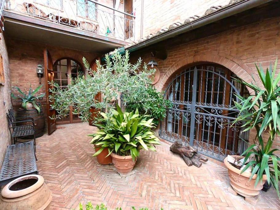 Villa Casa Lazzaro Al Centro Di Sienne Extérieur photo