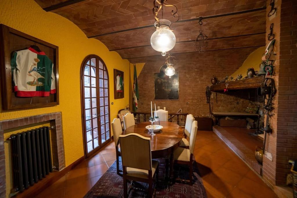 Villa Casa Lazzaro Al Centro Di Sienne Extérieur photo
